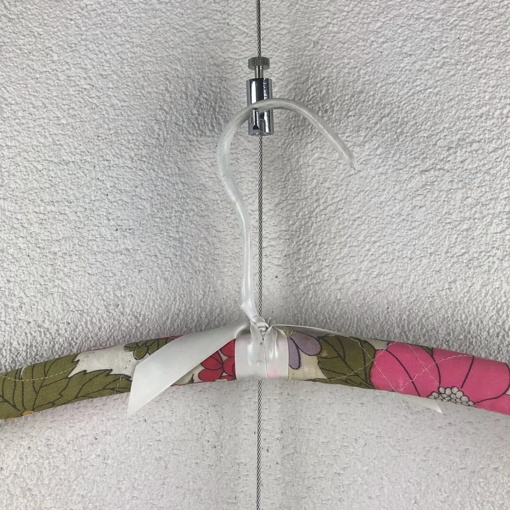 Vintage l 60s Quilted Lightly Padded Flower Power Kitsch Groovy Mod Coat Hanger